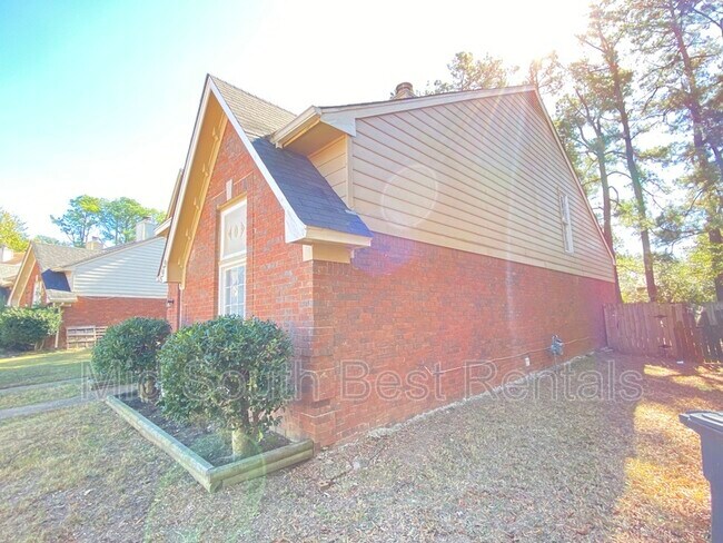 Building Photo - 5579 Crepe Myrtle Dr