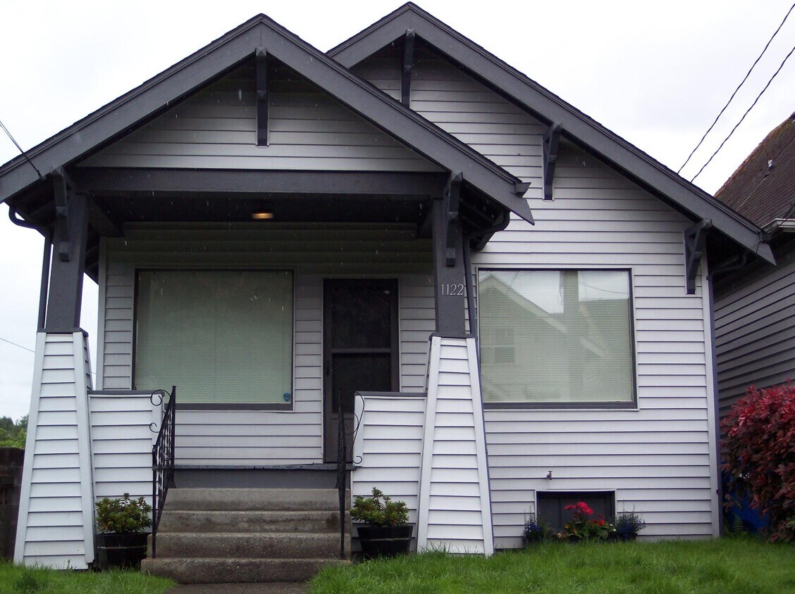 Primary Photo - 1122 26th Ave