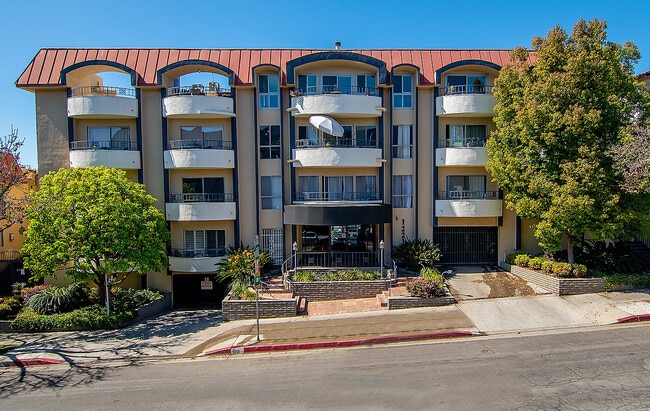 Foto del edificio - 1221 N Kings Rd