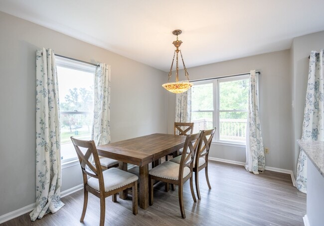 Building Photo - Lovely 3 BR/3.5 BA Townhome in Ellicott City!