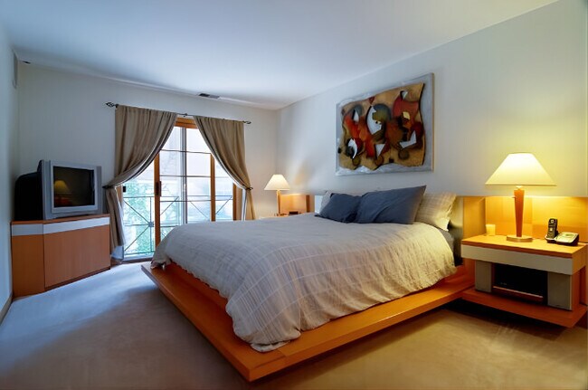 Foto del edificio - 2039 N Lincoln Ave