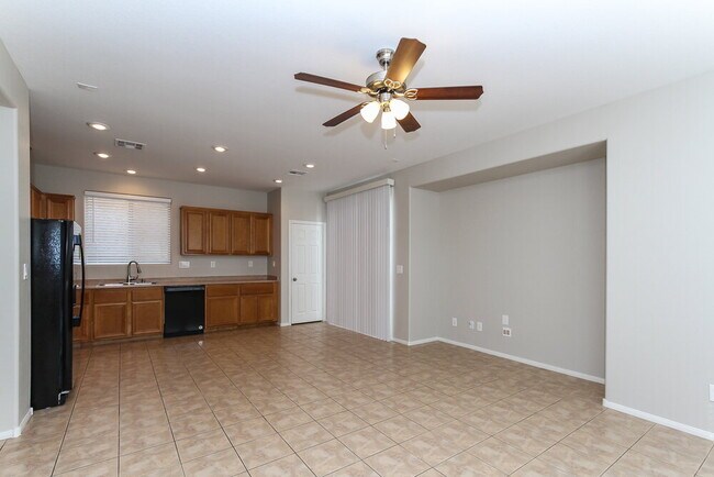 Foto del edificio - 9230 Weeping Water Ave