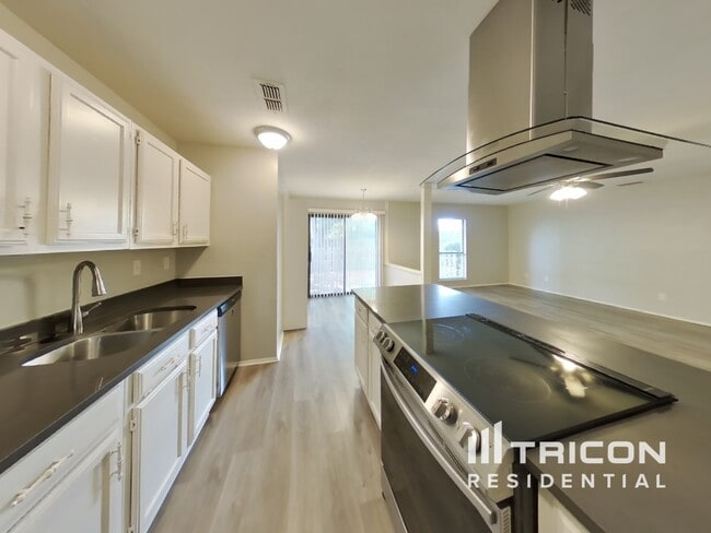 Building Photo - 509 Forestwood Dr