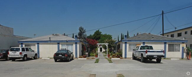 Building Photo - 4225 Tyler Ave
