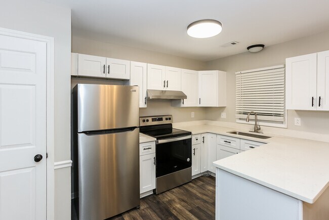 Foto del edificio - 300 Brookside Dr