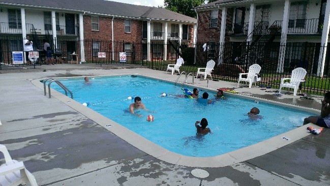 Foto del edificio - 3846 Millbranch Rd