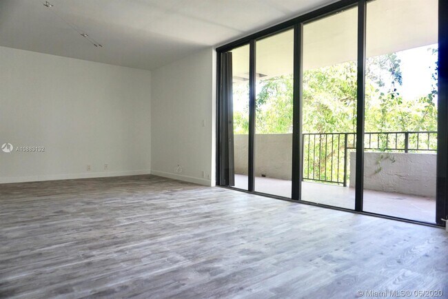 Building Photo - 181 Crandon Blvd
