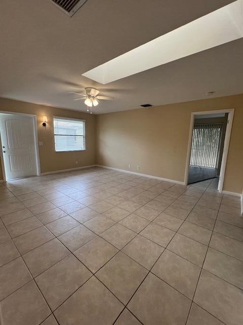 Building Photo - 2828 Hinda Rd