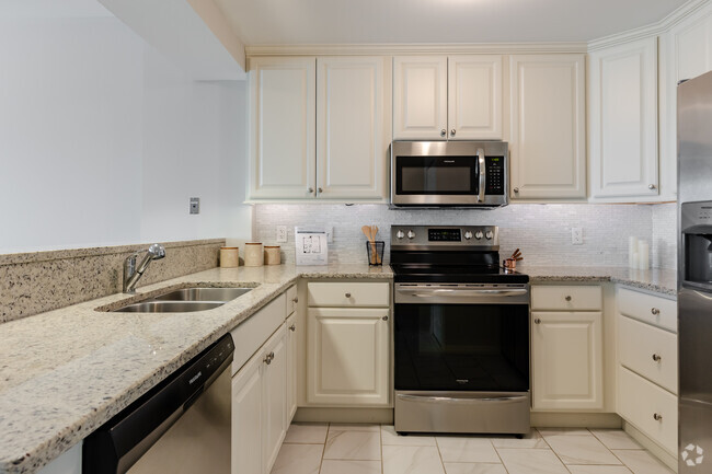 1HAB, 1BA - 675 ft² - Cocina - Encore Village of Schaumburg