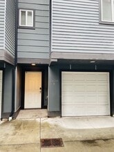 Building Photo - 5020 Delridge Wy SW