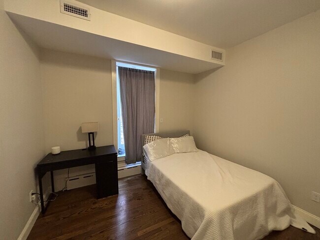 Foto del edificio - 1702 Beacon St