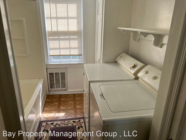 Building Photo - 1 br, 1 bath House - 44 S Main St