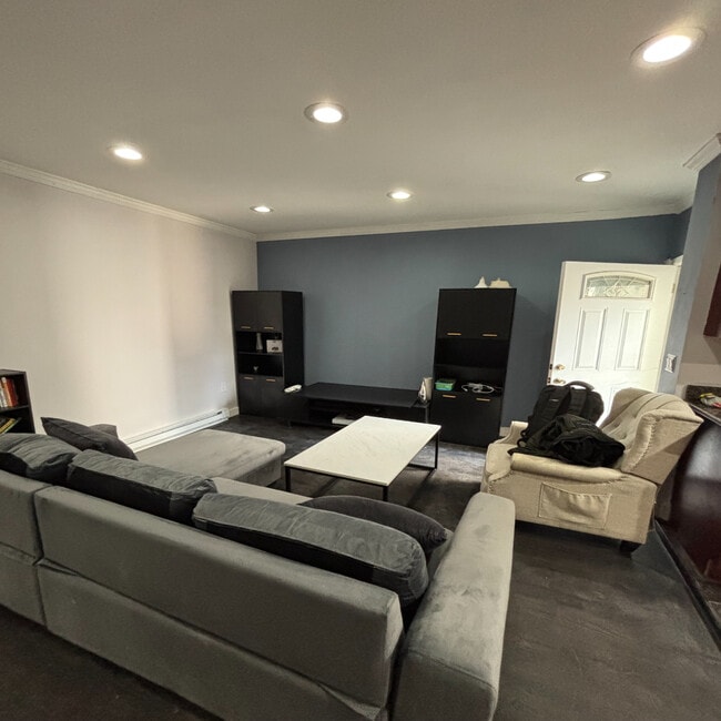 Building Photo - 25 Gelston Ave