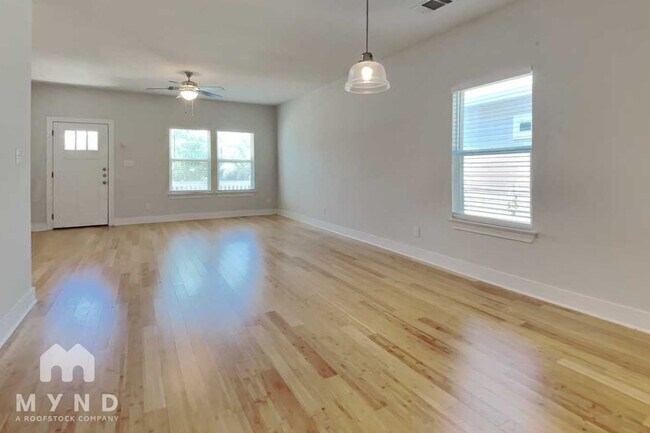 Building Photo - 423 Channing Ave