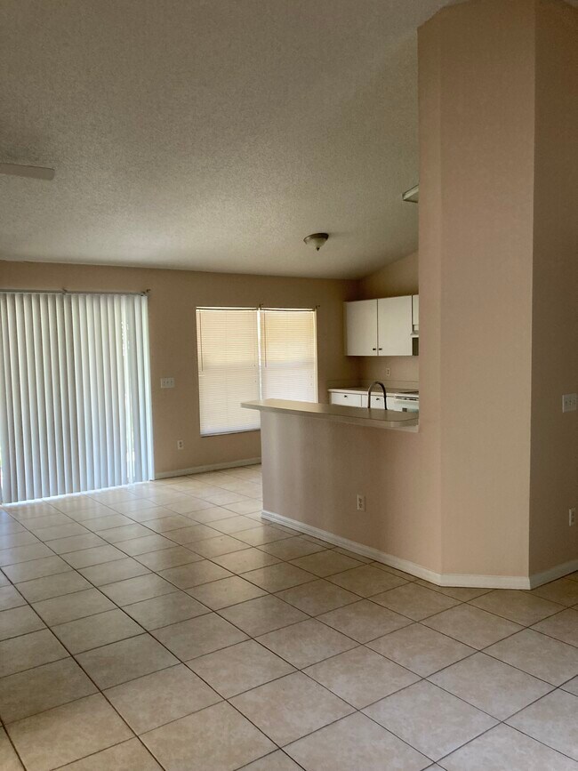Building Photo - 2742 Cullens Ct