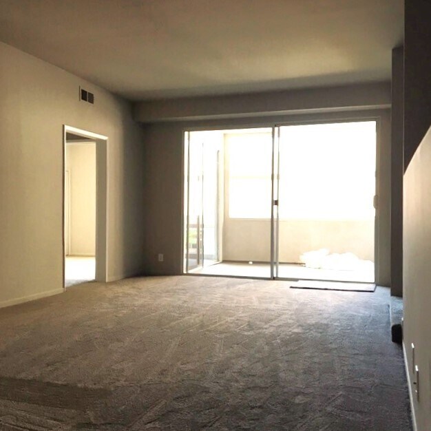 Foto del edificio - 14144 Dickens St