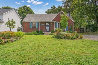 Building Photo - 1805 Sherwood Ln