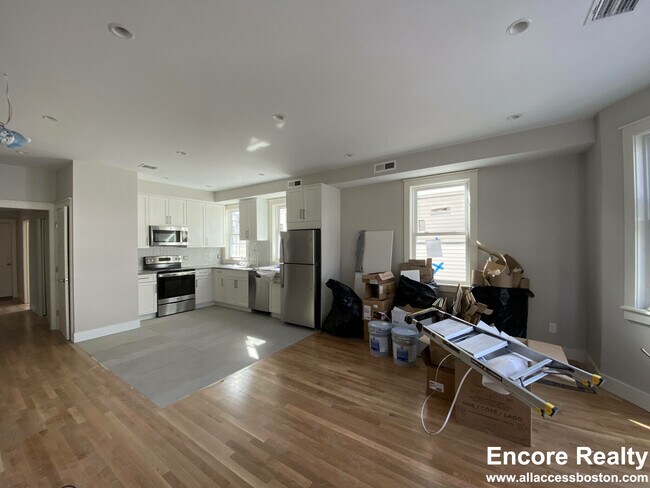 Building Photo - 70 Spring St