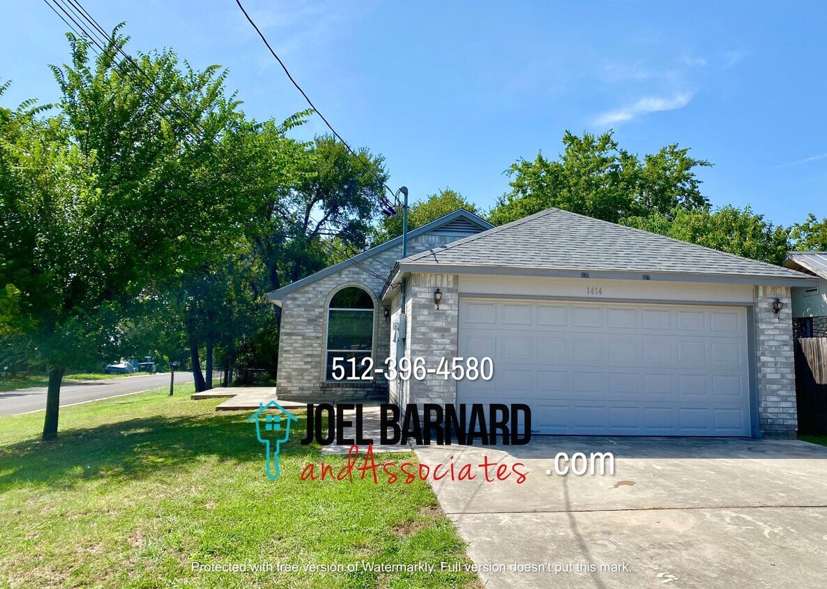 Foto principal - Available August 9: 3 Bedroom, 2 Bath Stan...