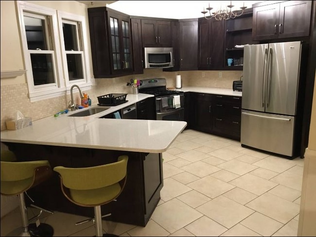 Building Photo - 158 W 600 N