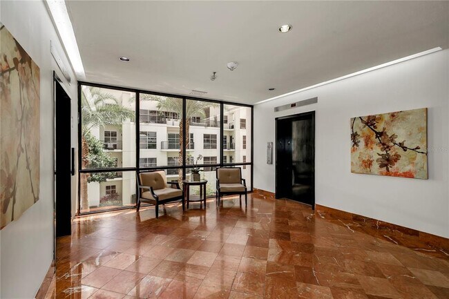 Foto del edificio - 530 E Central Blvd