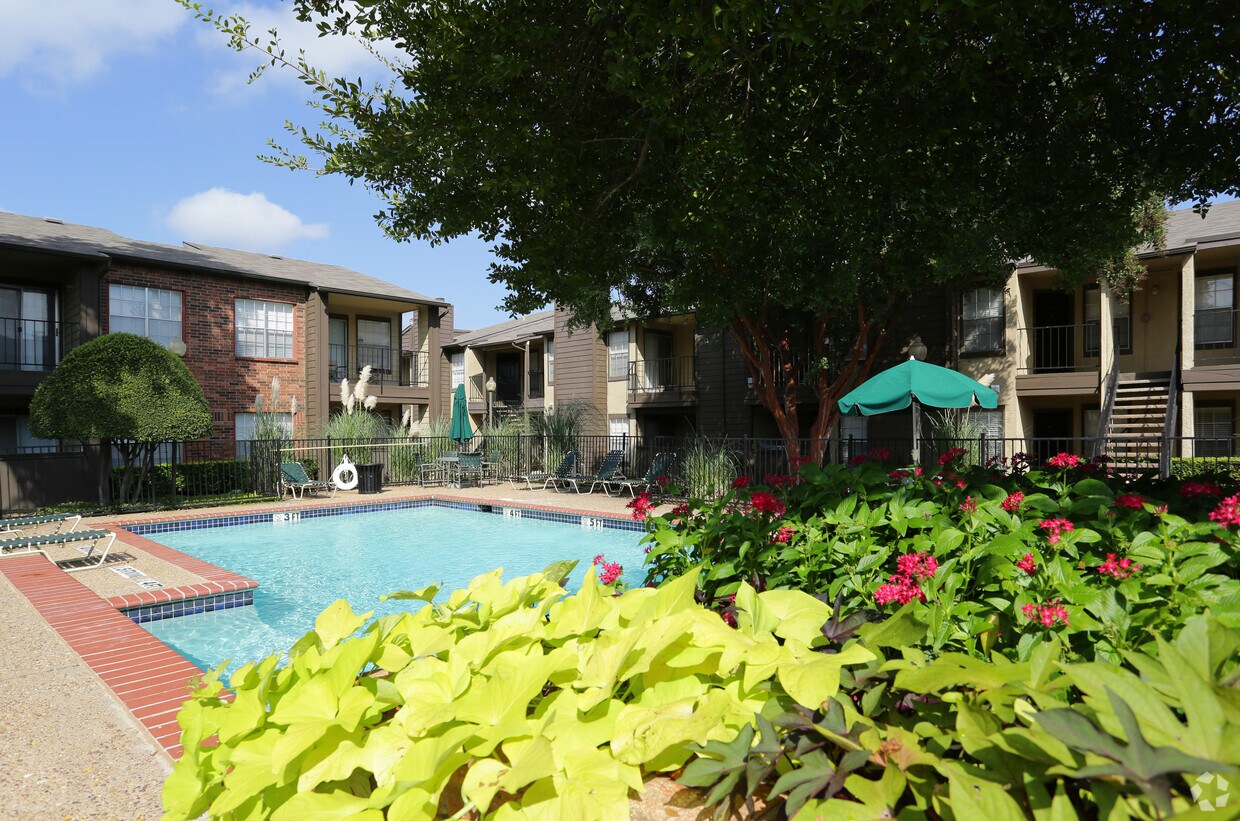Shiloh Oaks Apartments in Garland, TX