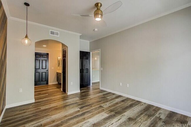 Building Photo - 555 Lands End Way