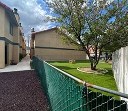 Building Photo - 21640 Brook Dr