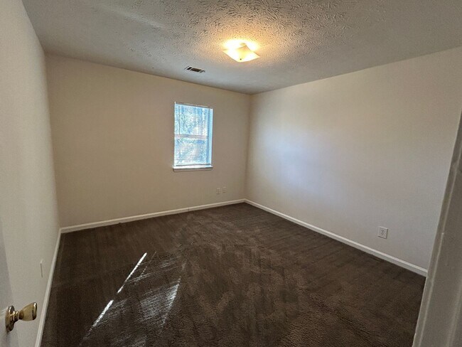 Building Photo - 8838 W Hills Ct