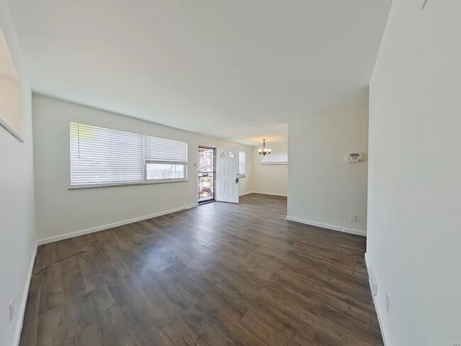 Foto del edificio - 4864 Carter Ave