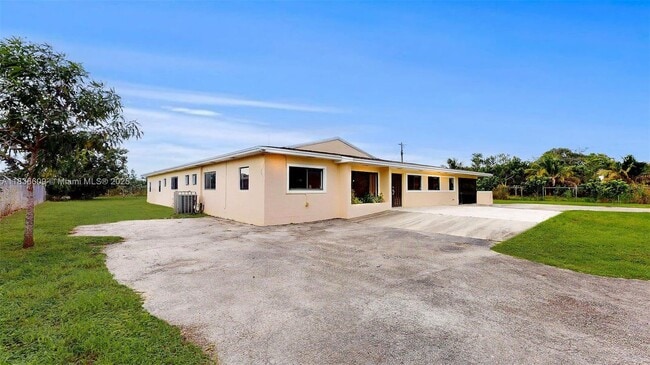 Building Photo - 25600 SW 157th Ave