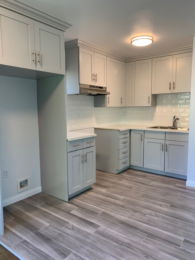 Primary Photo - 2030 Meridian Ave