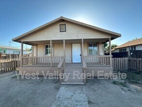 Building Photo - 303 Taylor St