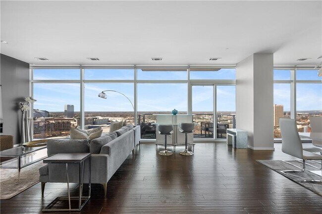 Foto del edificio - 45 Ivan Allen Jr Blvd NW