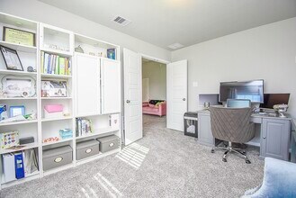 Building Photo - 4218 Rocky Plns Ln