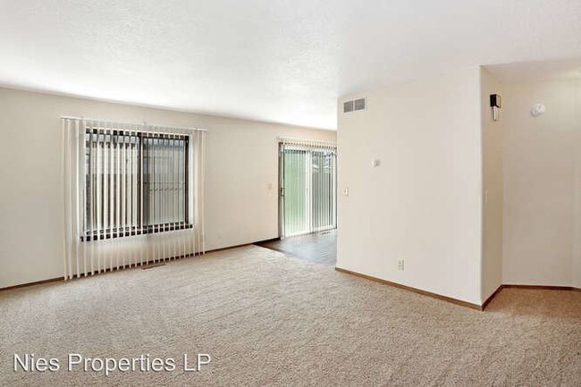 Building Photo - 2043 S White Oak Dr