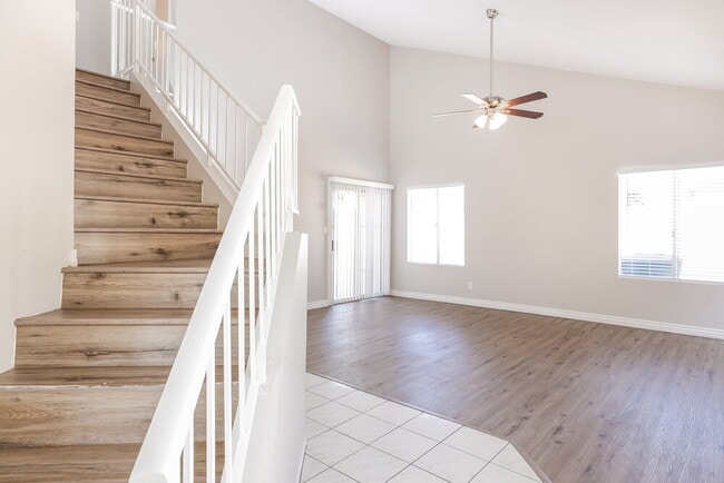 Building Photo - 3104 E Siesta Ln