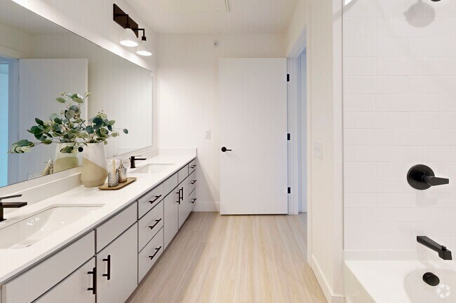 1BR, 1BA - 767SF - Bathroom - Ironworks on Fox