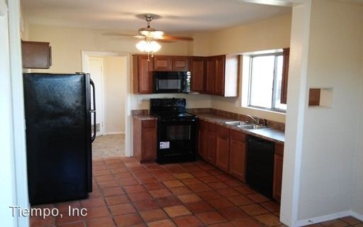 Building Photo - 2141 E Palm Ln