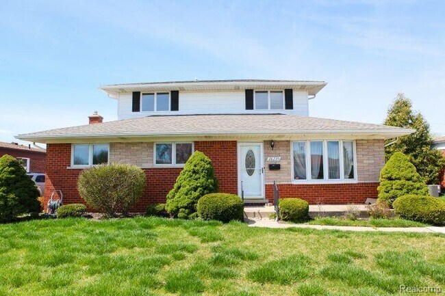 Building Photo - 28239 Sutherland Ave