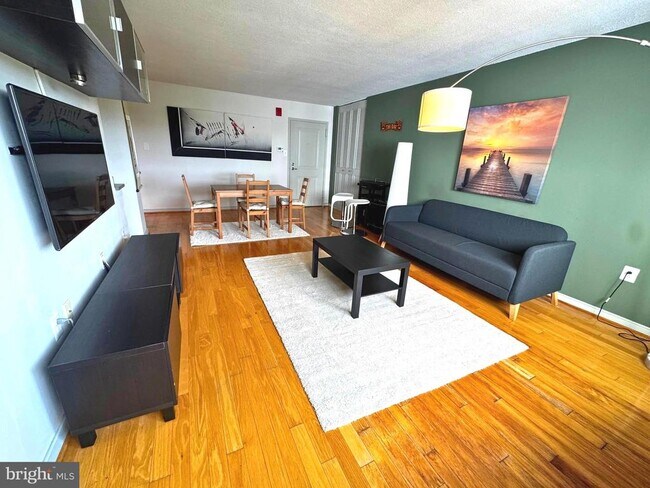 Foto del edificio - 7333 New Hampshire Ave