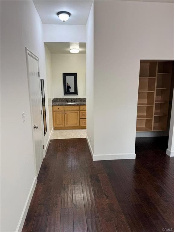 Foto del edificio - 4422 Matilija Ave