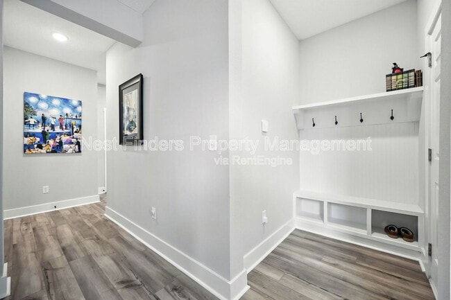 Building Photo - 9921 Element Rd