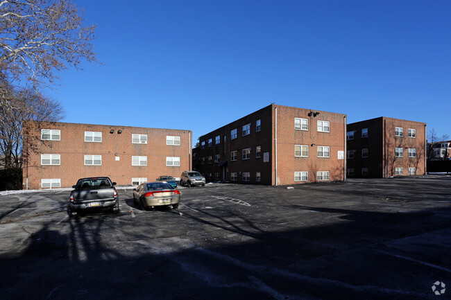 Building Photo - Mayfair Garden Apartments