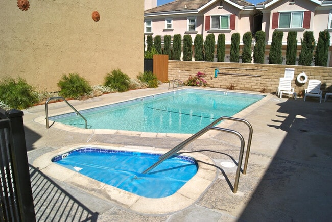 Pool & Spa - 1005 W Duarte Rd