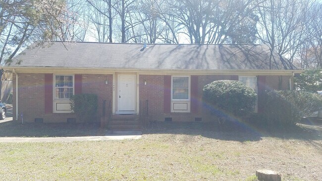 Foto del edificio - Well maintained ranch home in Charlotte!