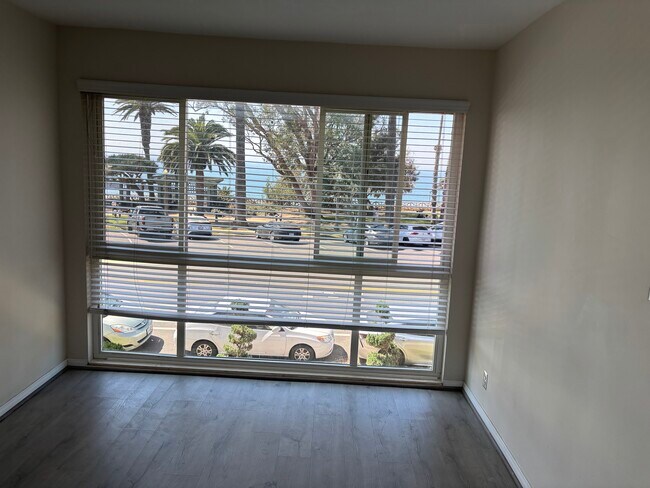 Foto del edificio - 915 Ocean Ave