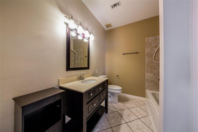 Foto del edificio - 368 Wilcrest Dr