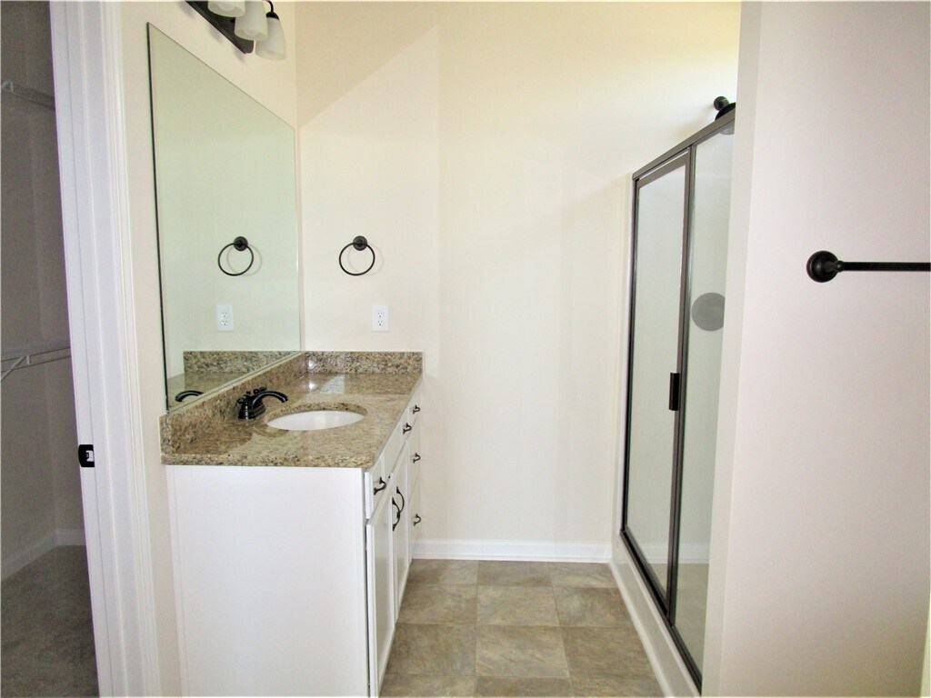 Building Photo - 215 Scenic Rd