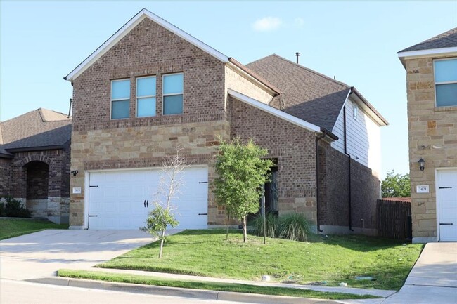 Building Photo - 7403 Albany Dr